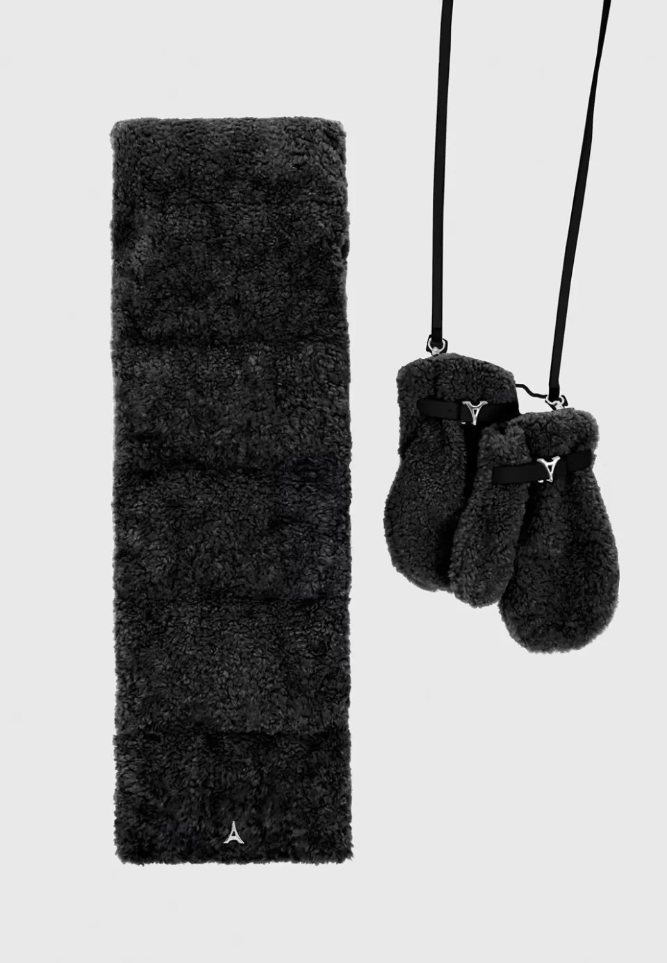 Manière De Voir Eiffel Plush Mittens And Vegan Leather And Plush Puffer Scarf Set - Bl>Woman Gloves